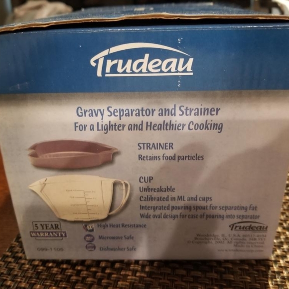 Trudeau Gravy Separator with integrated strainer 4 Cups - BRAND NEW - Picture 2 of 8